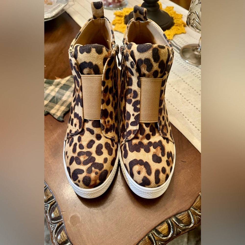 Shoe booties with wedge , never worn , size 7 M